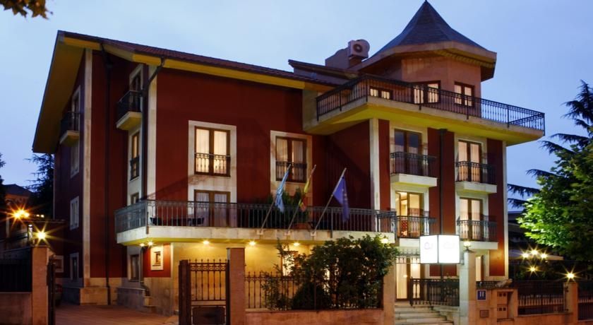 Ayre Hotel Alfonso II Овьедо Экстерьер фото